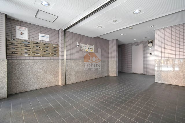 ロイヤルステージ光が丘共用部１｜オートロック付きで安心です。