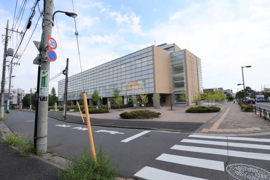 国士舘大学世田谷キャンパス梅ヶ丘校舎｜斜向かいの国士舘大学の校舎です。