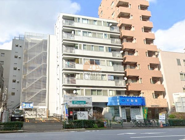 ローゼンハイム外観１｜ローゼンハイムは昭和54年築、７階建てのマンションです。靖国通りに面した立地です。