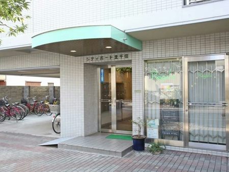 シティポート北千住エントランス１｜オートロック付きで安心です。