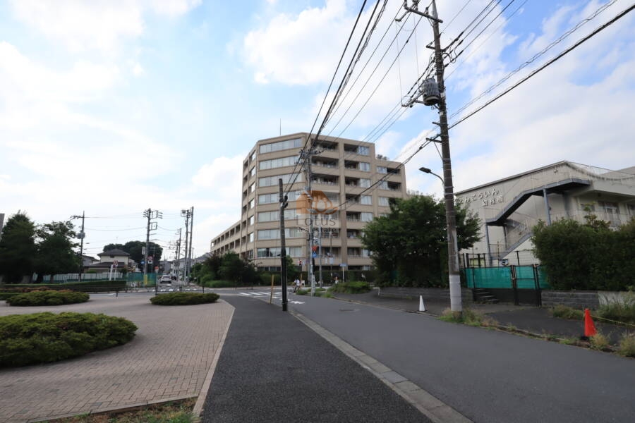 パークホームズ世田谷梅丘外観1｜パークホームズ世田谷梅丘は、2007年（平成19年） 8月築、8階建てのマンションです。