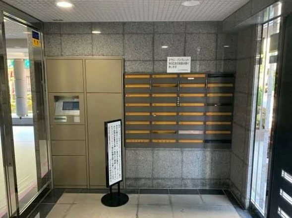 コスモ中野エントランス１｜オートロック付きで安心です。