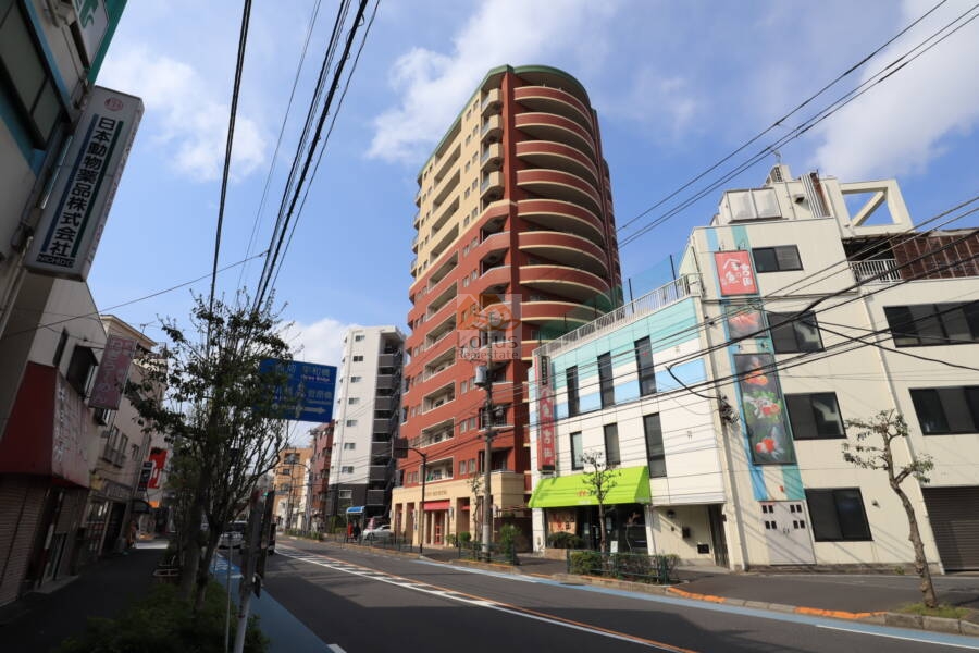 アルシオン新小岩外観1｜アルシオン新小岩は、平成15年築、13階建のマンションです。