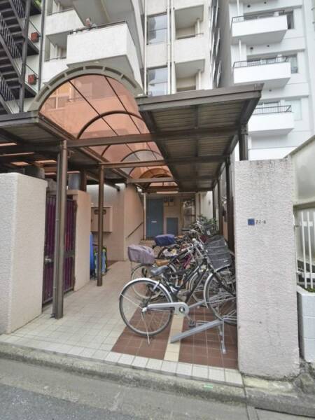ハイライフ大島エントランス１｜都営新宿線「大島」駅、「東大島」駅が利用可です。