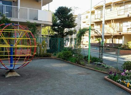 玉川北公園｜北側には小さな「玉川北公園」があります。