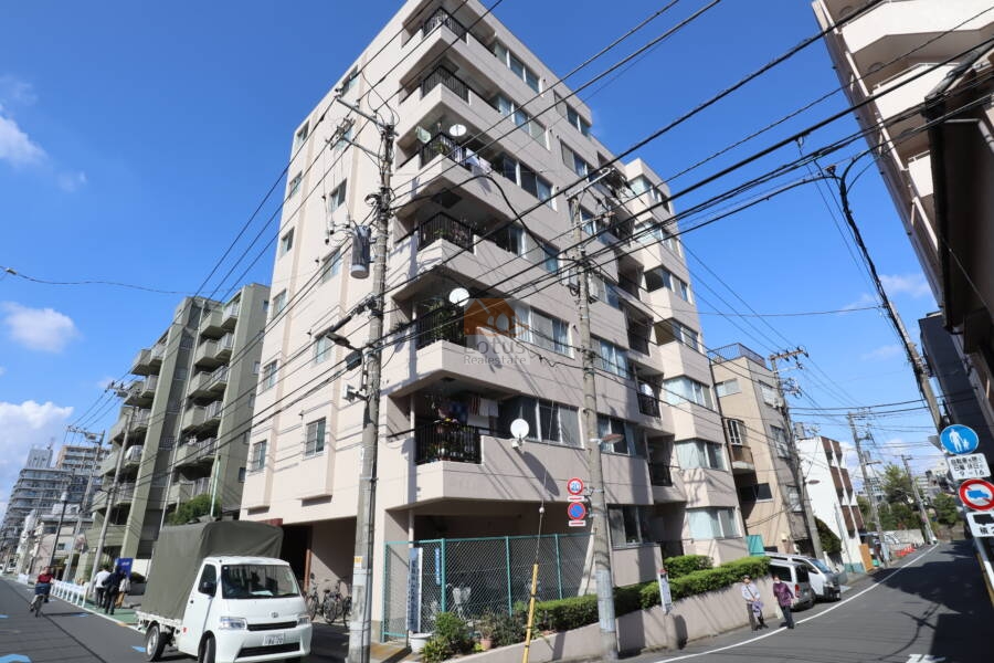 サンレイ天神橋外観1｜サンレイ天神橋は昭和57年築、7階建てのマンションです。