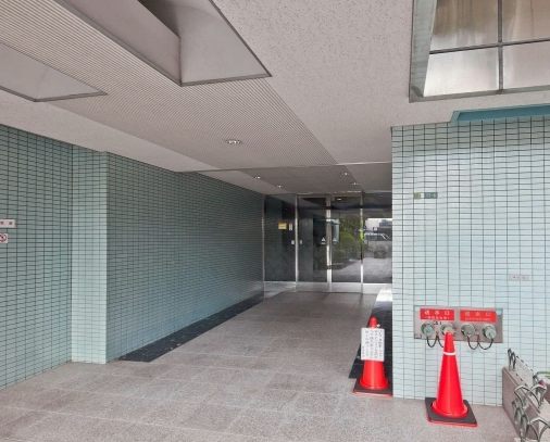 ステーションプラザ代田橋エントランス１｜京王線「代田橋」駅から徒歩1分の立地です。