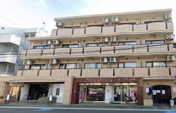 リヴレ清水の森は昭和６１年築、５階建てのマンションです。