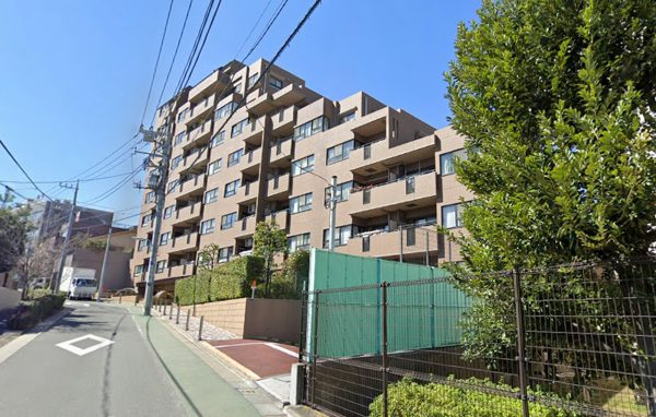 ライオンズガーデン不動前外観２｜ライオンズガーデン不動前は平成１０年築、９階建てのマンションです。