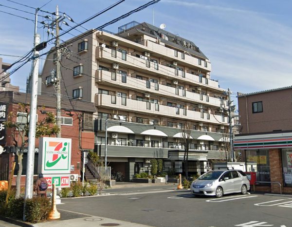 ライオンズガーデン綾瀬谷中公園外観１｜ライオンズガーデン綾瀬谷中公園は平成８年築、8階建てのマンションです。