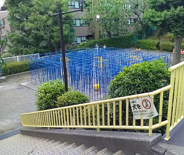 西五反田公園1｜西五反田公園にあるジャングルジムです。迷路になっています。