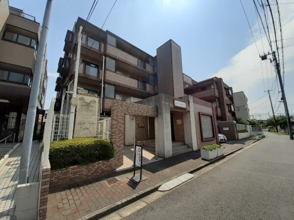 日神パレステージ五反野外観１｜日神パレステージ五反野は平成５年築、4階建てのマンションです。