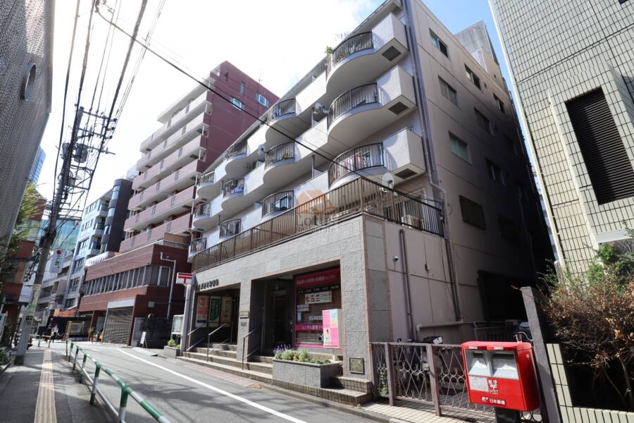 レジョンド諏訪外観1｜レジョンド諏訪は昭和49年築で、5階建ての建物です。