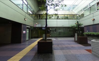 雑司が谷図書貸出コーナー 豊島区立図書館｜徒歩1分に「雑司が谷図書貸出コーナー 豊島区立図書館」があります。