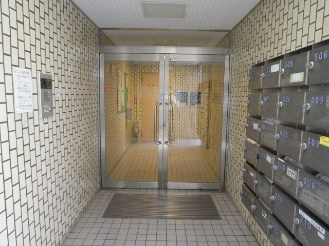 メイツ東中野エントランス2｜オートロック付きで安心です。
