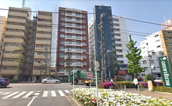 スカイライフ荻窪外観２｜スカイライフ荻窪は青梅街道前に立地します。