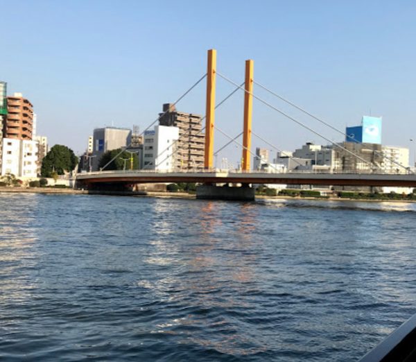 隅田川テラス浜町公園｜徒歩2分に「隅田川テラス」があります。