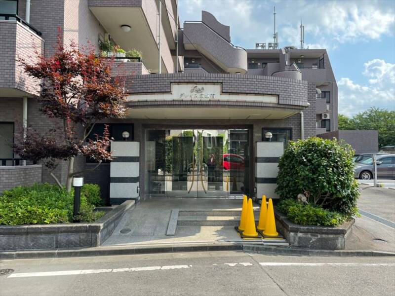 グレイス成城南エントランス１｜オートロック完備で安心です。