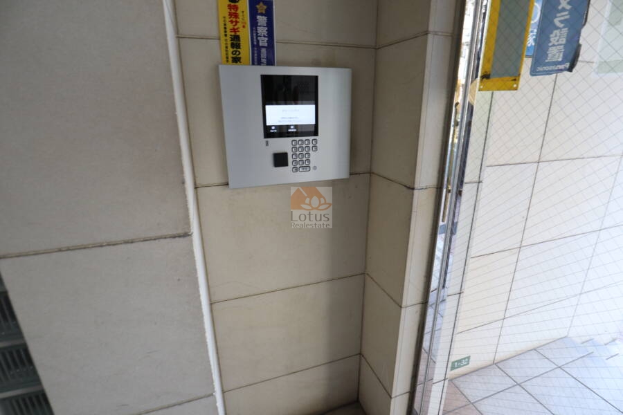 アルシオン竹ノ塚共用部1｜オートロック完備です。
