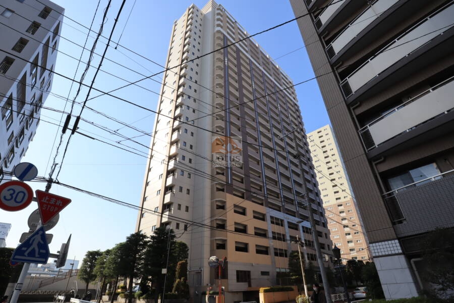 クレッセント東京ヴュータワー外観1｜クレッセント東京ヴュータワーは、平成17年築、24階建てのタワーレジデンスです。