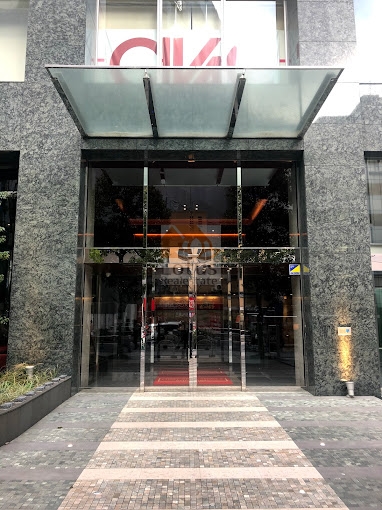 ファーストリアルタワー新宿エントランス２