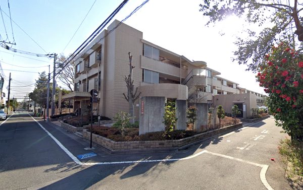 ビクトリアガーデン杉並井荻外観１｜ビクトリアガーデン杉並井荻は平成１３年築、3階建低層マンションです。
