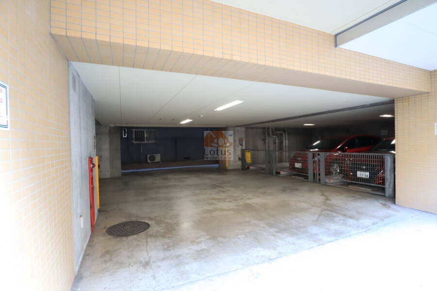 プリムローズ両国共用部｜駐車場があります。