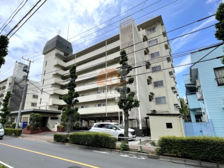志村坂上見次公園マンション外観１｜志村坂上見次公園マンションは、昭和48年築、7階建てのマンションです。