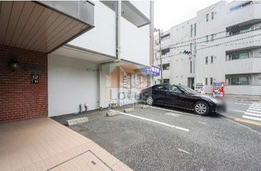 マンション弦巻駐車場