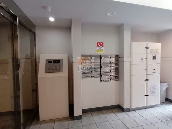 プレイス浅草橋共用部 (2)｜オートロック付き、宅配ボックスもあり便利です。