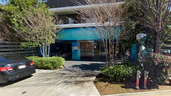 リファイズエクスクルーシブエントランス１｜ペット飼育可です。
