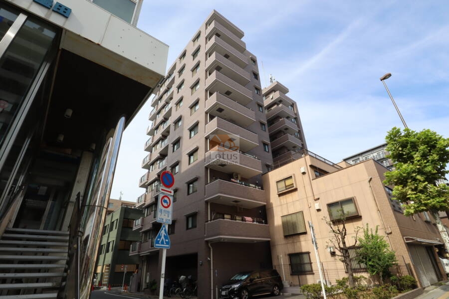 ベルメゾン向島外観1｜ベルメゾン向島は、1997年（平成 9年）3月築、10階建のマンションです。