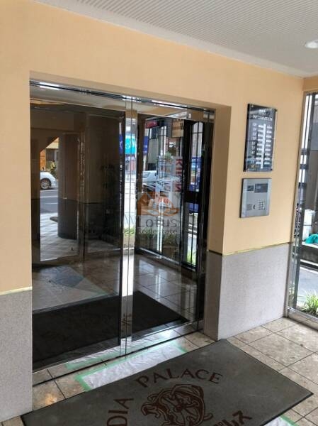 ダイアパレス大島駅前エントランス３｜オートロック完備で安心です。