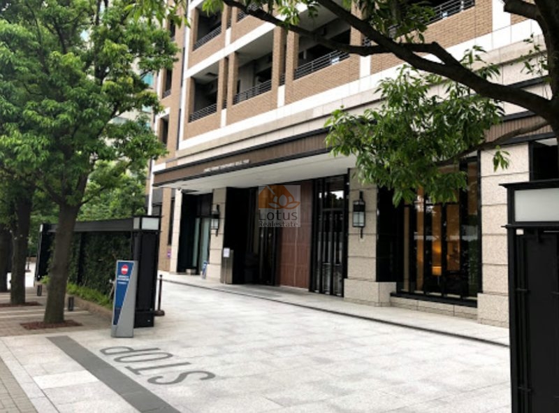 パークコート六本木ヒルトップ外観２｜六本木一丁目の丘の上に佇み、南北線「六本木一丁目」駅、日比谷線「神谷町」駅、大江戸線他六本木」駅などが利用できます。