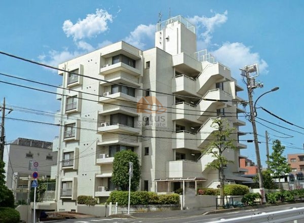 カーネ・田園調布外観１｜カーネ田園調布は昭和62年築、5階建てのマンションです。