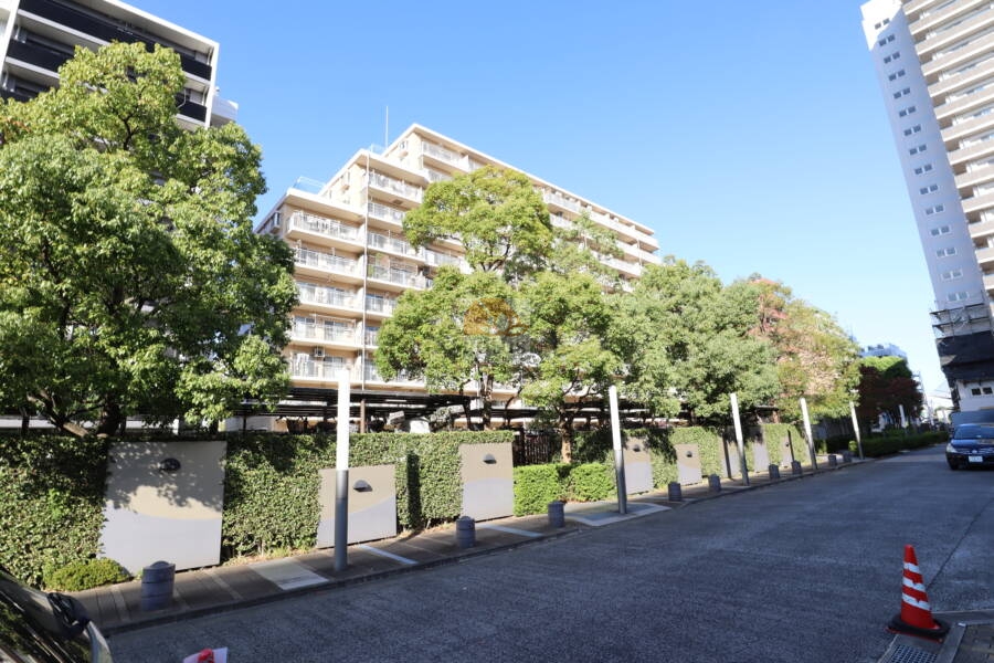 ライオンズマンション東陽町第３外観1｜ライオンズマンション東陽町第３は昭和61年築、12階建てのマンションです。