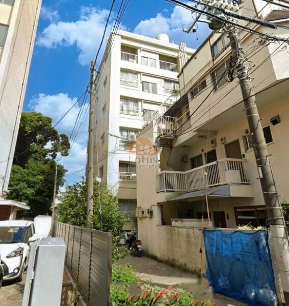 高田馬場ローヤルコーポ外観１｜高田馬場ローヤルコーポは昭和45年築、6階建てのマンションです。エレベーターはありません。