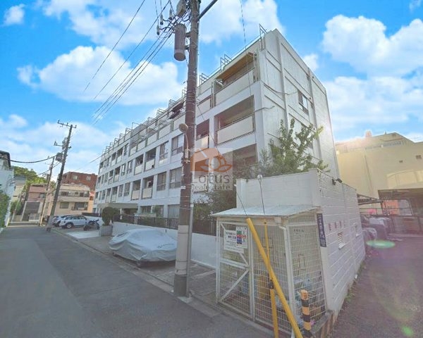 代々木第２コーポラス外観２｜代々木第２コーポラスは昭和44年築、5階建てのまんしょんです。エレベーターはありません。