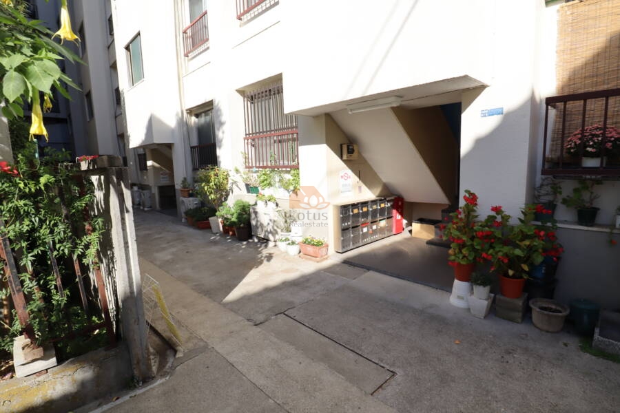 高田馬場第２ローヤルコーポエントランス2