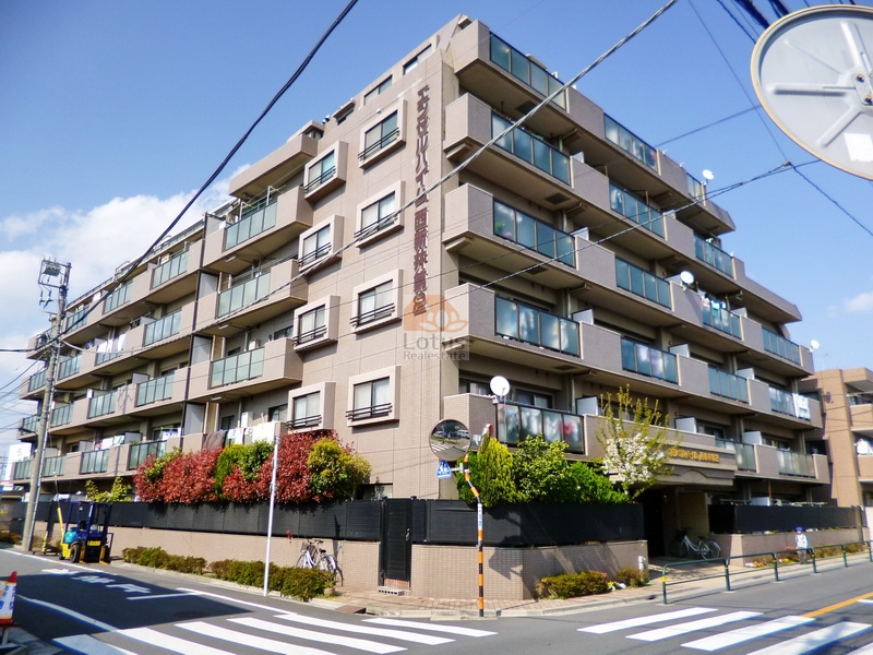 エンゼルハイム西新井第二外観｜エンゼルハイム西新井第２は平成10年築、6階建てのマンションです。