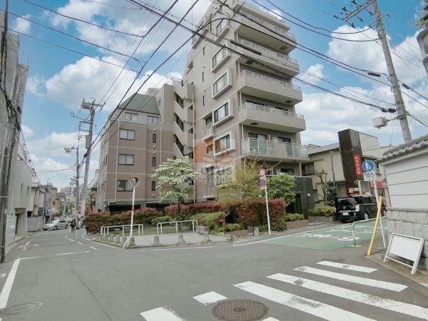 エクセレンス目白 (1)｜エクセレンス目白は平成10年築、8階建てのマンションです。