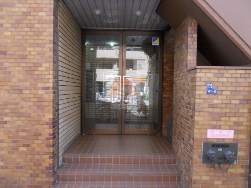 光建ハイムブリリアンス日本橋浜町弐番館エントランス｜新大橋通りに立地します。
