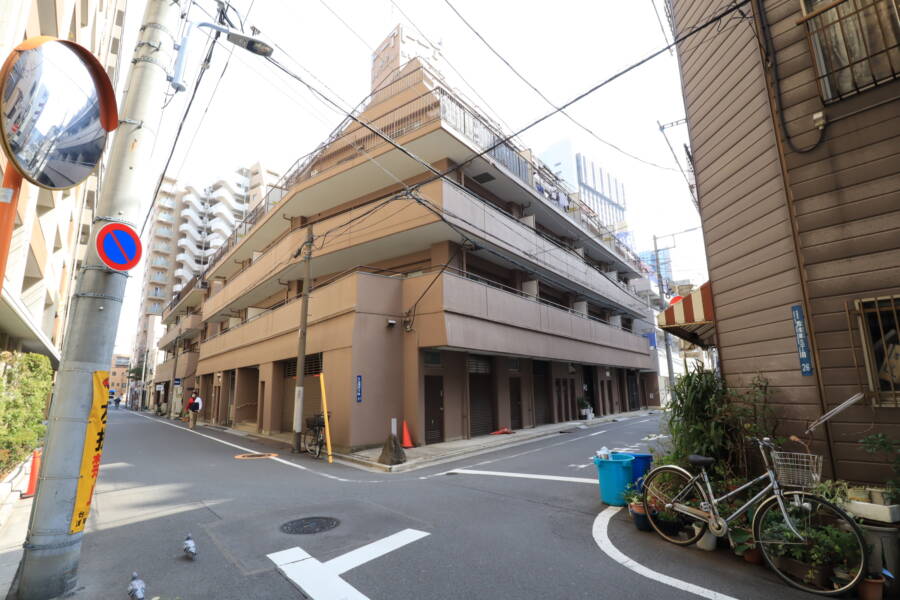 トーア第２浅草マンション外観1｜トーア第２浅草マンションは昭和57年築、6階建のマンションです。
