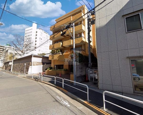 藤和島津山コープ外観４ (1)｜藤和島津山コープは閑静な住宅街に立地します。