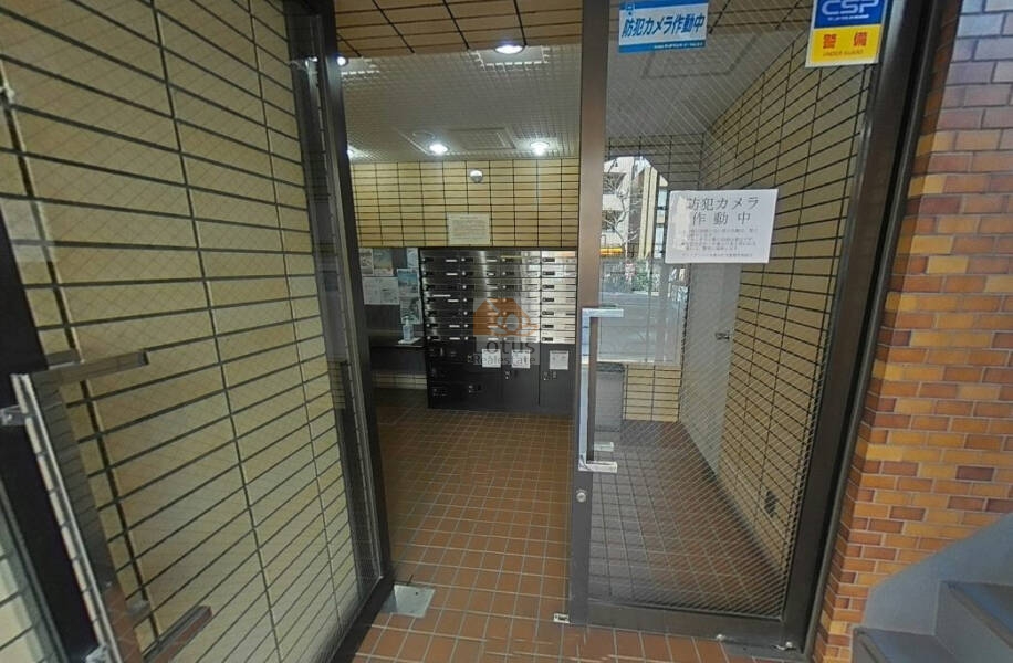 光建ハイムブリリアンス日本橋浜町弐番館エントランス１｜都営新宿線「浜町」駅、半蔵門線「水天宮前」駅、大江戸線他「森下」駅など複数駅路線が利用できます。