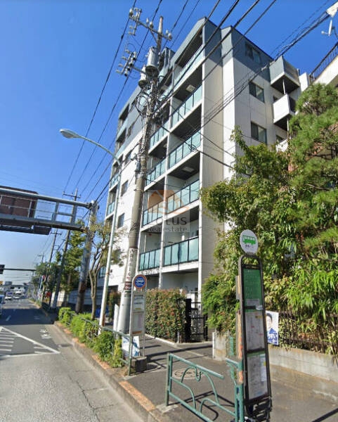 ブルーシエル西新井大師外観３｜ブルーシエル西新井大師は平成29年築、7階建てのマンションです。環七通り前に立地し、バス停が近くにあり便利です。