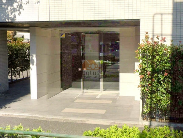 ブルーシエル西新井大師エントランス2｜オートロック完備しています。