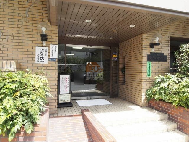 五反田リーラハイタウンエントランス２｜エントランス前は目黒川です。