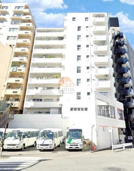 ヴァリエ戸山外観５ (2)｜ヴァリエ戸山は昭和56年築、10階建てのマンションです。