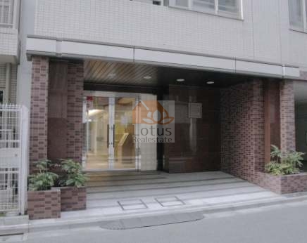 アルス勝どきコモーネ1｜エントランスはオートロック完備で、安全面にも配慮されています。